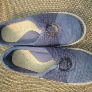 Women's Blue Slip-On Shoes